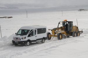 Ardahan'da yolda mahsur kalan &ouml;ğrenciler kurtarıldı