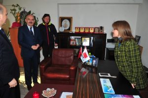 Bakan M&uuml;ezzinoğlu, Bursa'da CHP'yi ziyaret etti