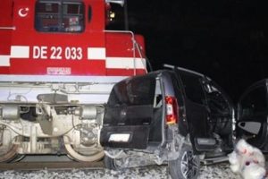 Tren aracı 200 metre s&uuml;r&uuml;kledi!