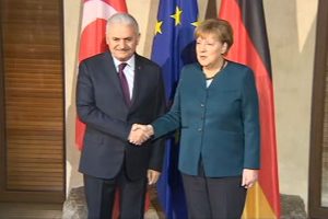 Başbakan Yıldırım Merkel'le g&ouml;r&uuml;şt&uuml;