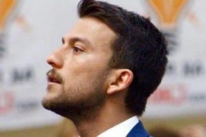 "Atat&uuml;rk T&uuml;rk'e benzemiyor" mesajına tepki yağdı... AK Parti istifasını istedi