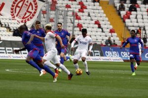 Antalyaspor, Kardemir Karab&uuml;kspor'u mağlup etti