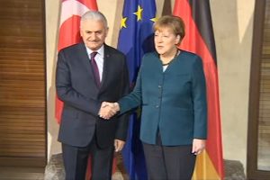 Başbakan Yıldırım, Merkel'le, ter&ouml;rle m&uuml;cadeleyi g&ouml;r&uuml;şt&uuml;