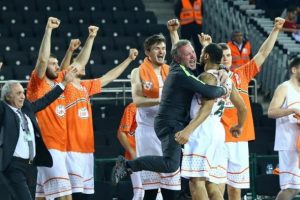 Banvit, T&uuml;rkiye Kupası'nda finale y&uuml;kseldi