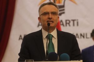 Bakan Ağbal'dan sandık g&ouml;revlilerine 'g&uuml;lery&uuml;z' talimatı