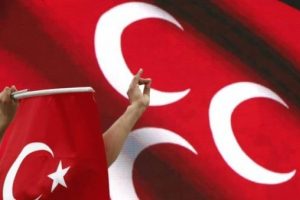 MHP'nin muhalif ismine şok!
