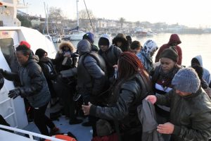 İ&ccedil;işleri: 52 g&ouml;&ccedil;men yakalandı