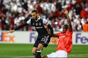 Beşiktaşlı Cenk Tosun'a West Ham United talip oldu