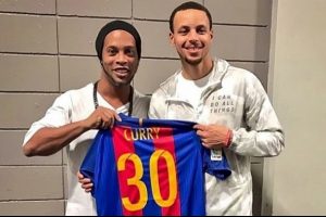 Ronaldinho'dan emeklilik sinyali!