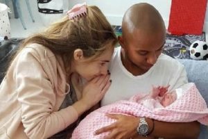 Bursasporlu Joshua John'un 2'nci &ccedil;ocuğu d&uuml;nyaya geldi