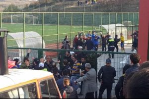 Amat&ouml;r ma&ccedil;ta kavga: 2 yaralı