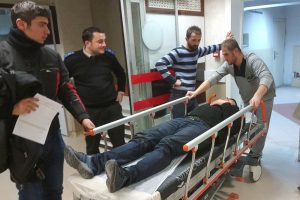 Trafik kazası asker arkadaşlarını buluşturdu