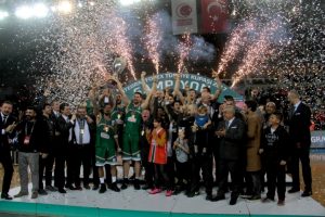 Anadolu Efes'i yenen Banvit, T&uuml;rkiye Kupası'nın sahibi oldu