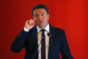İtalya'da eski başbakan partisinin liderliğinden ayrıldı