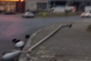 Freni boşalan otob&uuml;s, ref&uuml;je &ccedil;ıkarak durabildi!