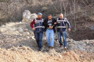 Bunalıma girip, ormanı yaktı