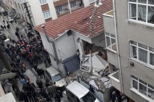 İstanbul K&uuml;&ccedil;&uuml;k&ccedil;ekmece'de doğalgaz patlaması!