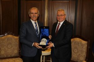 Kosova b&uuml;y&uuml;kel&ccedil;isi Bursa'da