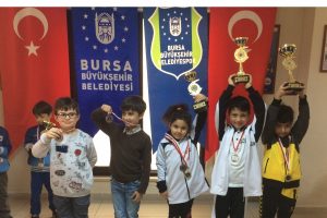 Satran&ccedil;ta Bursa B&uuml;y&uuml;kşehir fırtınası esti