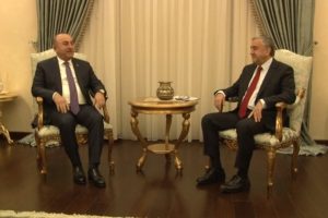&Ccedil;avuşoğlu, Akıncı ile bir araya geldi