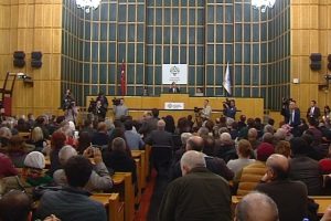 İhra&ccedil; edilen akademisyenler HDP grup toplantısına katıldı