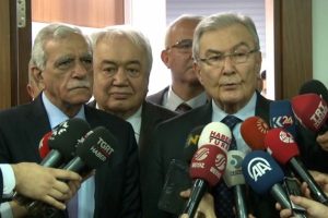 Deniz Baykal, Ahmet T&uuml;rk ile bir araya geldi