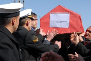 Burdur şehidini g&ouml;zyaşlarıyla uğurladı