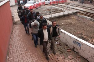 Sosyal medyada ter&ouml;r propagandası yapan kişiler tutuklandı