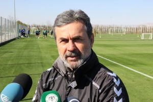 Konyaspor'da Aykut Kocaman antrenmana &ccedil;ıkmadı
