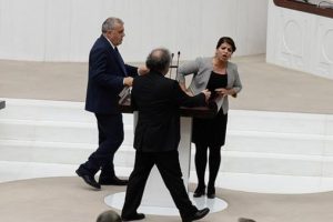 TBMM'de gergin dakikalar