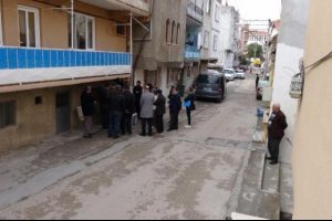 Bursa'da minik Hira'nın &ouml;ld&uuml;ğ&uuml; kaza yerinde annesi feryat etti