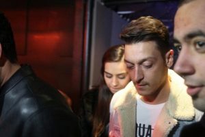Mesut &Ouml;zil İstanbul'a geldi