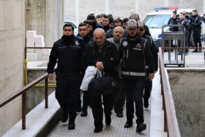 Bursa'da FET&Ouml;'den g&ouml;zaltına alınan 15 ş&uuml;pheli adliyeye sevk edildi