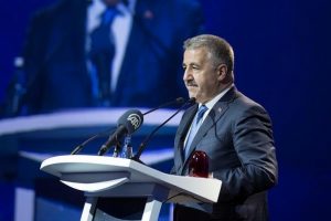 Bakan Arslan: T&uuml;rkiye'yi telekom&uuml;nikasyonda merkez haline getiriyoruz
