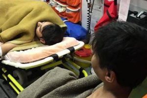 Ka&ccedil;akları taşıyan bot alabora oldu: 3 kişi hayatını kaybetti