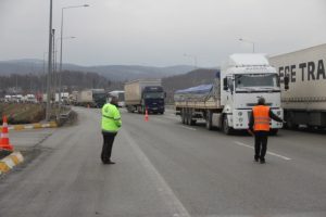 Bolu Dağı T&uuml;neli'ndeki kaza trafiği kilitledi