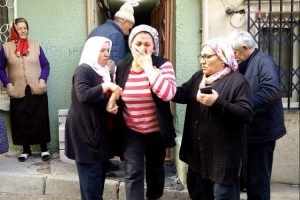 İstanbul'da yaşlı kadın evinde bı&ccedil;aklanarak &ouml;ld&uuml;r&uuml;ld&uuml;