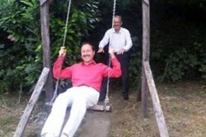 Sakarya İl&ccedil;e Milli Eğitim M&uuml;d&uuml;r&uuml; Mustafa &Ccedil;uhadar g&ouml;zaltında