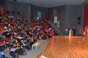 H&uuml;seyin &Ouml;zdilek, Bursa'da gen&ccedil;lerle buluştu