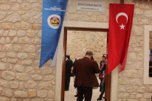 Tarihi mescit yeniden ibadete a&ccedil;ılıyor