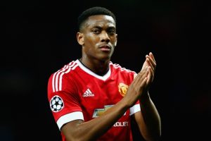 Anthony Martial yuvada kalacak mı?