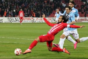 Balıkesirspor derbinin toplarını satışa &ccedil;ıkarıyor