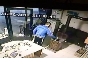 Sakarya'da bir kişi sobayı yakayım derken kendini yaktı