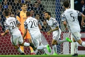 Juventus tur kapısını araladı