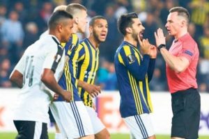 Polonyalı hakemden İsmail'e yanlış kart