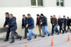Uşak merkezli 20 ilde FET&Ouml; operasyonu: 20 g&ouml;zaltı