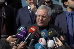 Aziz Yıldırım'dan Mehmet Ekici'ye jest yaptı