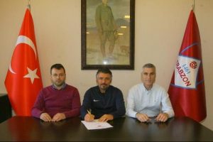1461 Trabzon, Turgut Kural ile s&ouml;zleşme imzaladı