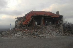 Bursa Yenişehir Beşiktaşlılar Derneği deprem b&ouml;lgesine yardım