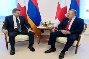 Ermenistan Başbakanı G&uuml;rcistan'da